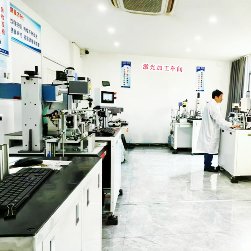 Equipamento de processamento microporoso a laser de precisão